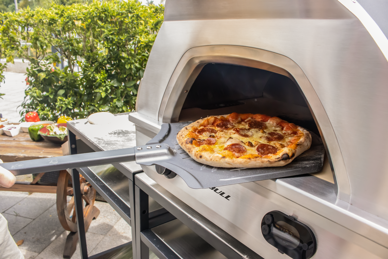Bull Dual Fuel Countertop Pizza Oven