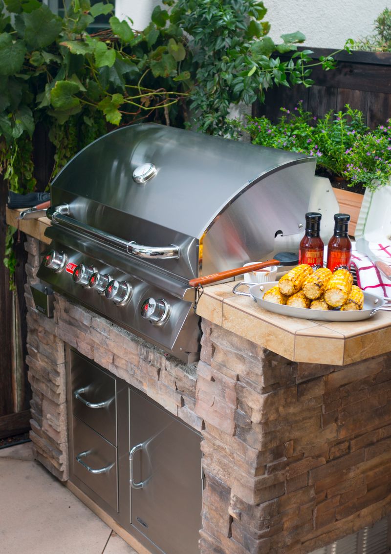 Bull Outdoor 30" Angus Drop In Grill w/light - 4 Burner / 75,000 BTU's